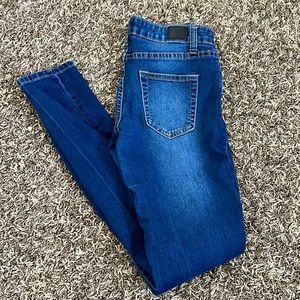 3/$10 🌷 GOGO Jeans